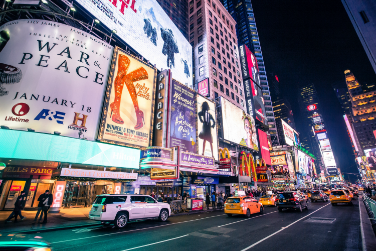 Teen Travel Time Square - FindingJillian blog